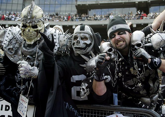 raiders-fans_zps8613d21c.jpg