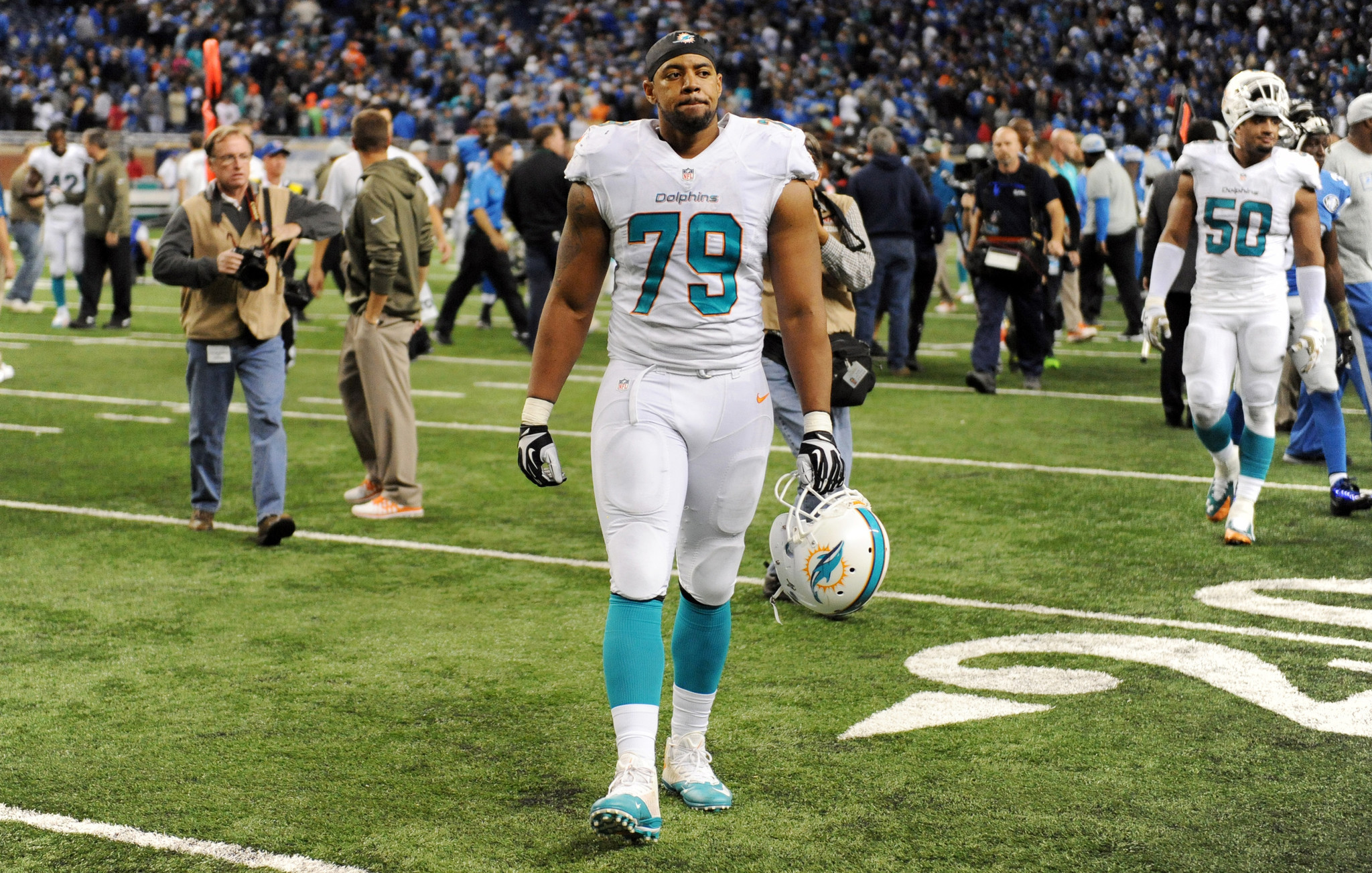 sfl-derrick-shelby-signs-his-tender-with-dolphins-returns-for-another-season-20150326